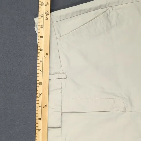 AYR Shorts Women's 10 Light Gray Cotton Zip Up Flat Front Chino 16915