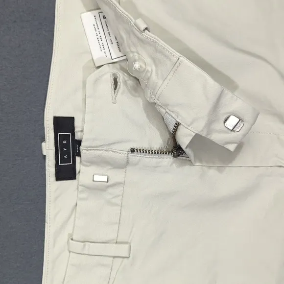 AYR Shorts Women's 10 Light Gray Cotton Zip Up Flat Front Chino 16915
