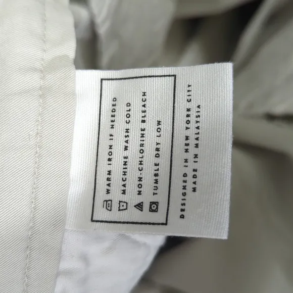 AYR Shorts Women's 10 Light Gray Cotton Zip Up Flat Front Chino 16915