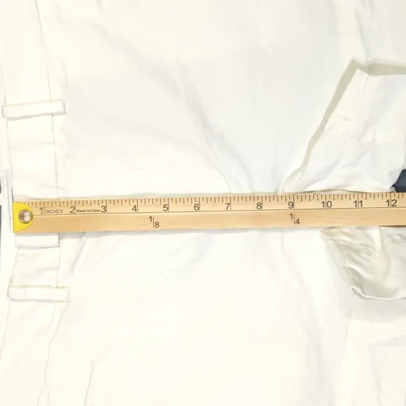 AYR Shorts Women's 10 White Cotton Zip Up Flat Front Chino 16915