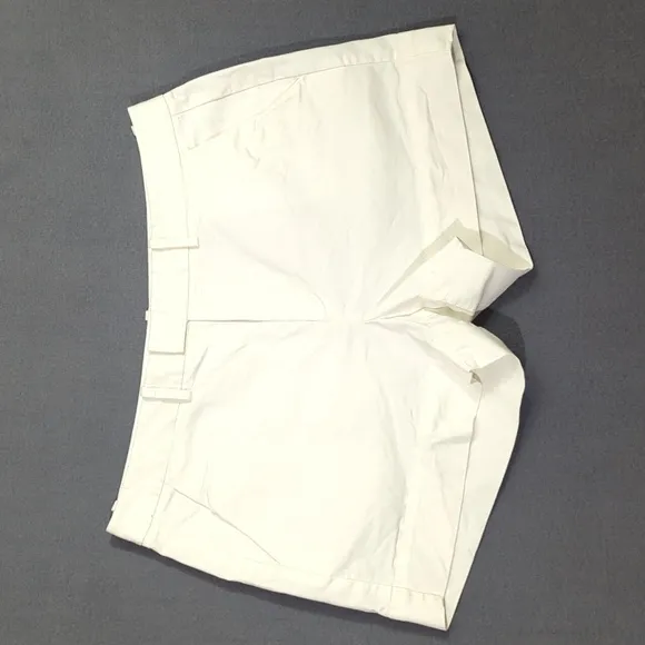 AYR Shorts Women's 10 White Cotton Zip Up Flat Front Chino 16915