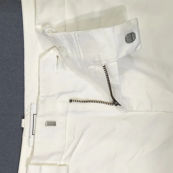 AYR Shorts Women's 10 White Cotton Zip Up Flat Front Chino 16915