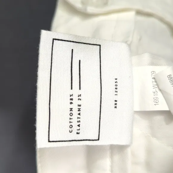 AYR Shorts Women's 10 White Cotton Zip Up Flat Front Chino 16915