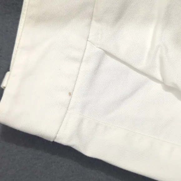 AYR Shorts Women's 10 White Cotton Zip Up Flat Front Chino 16915