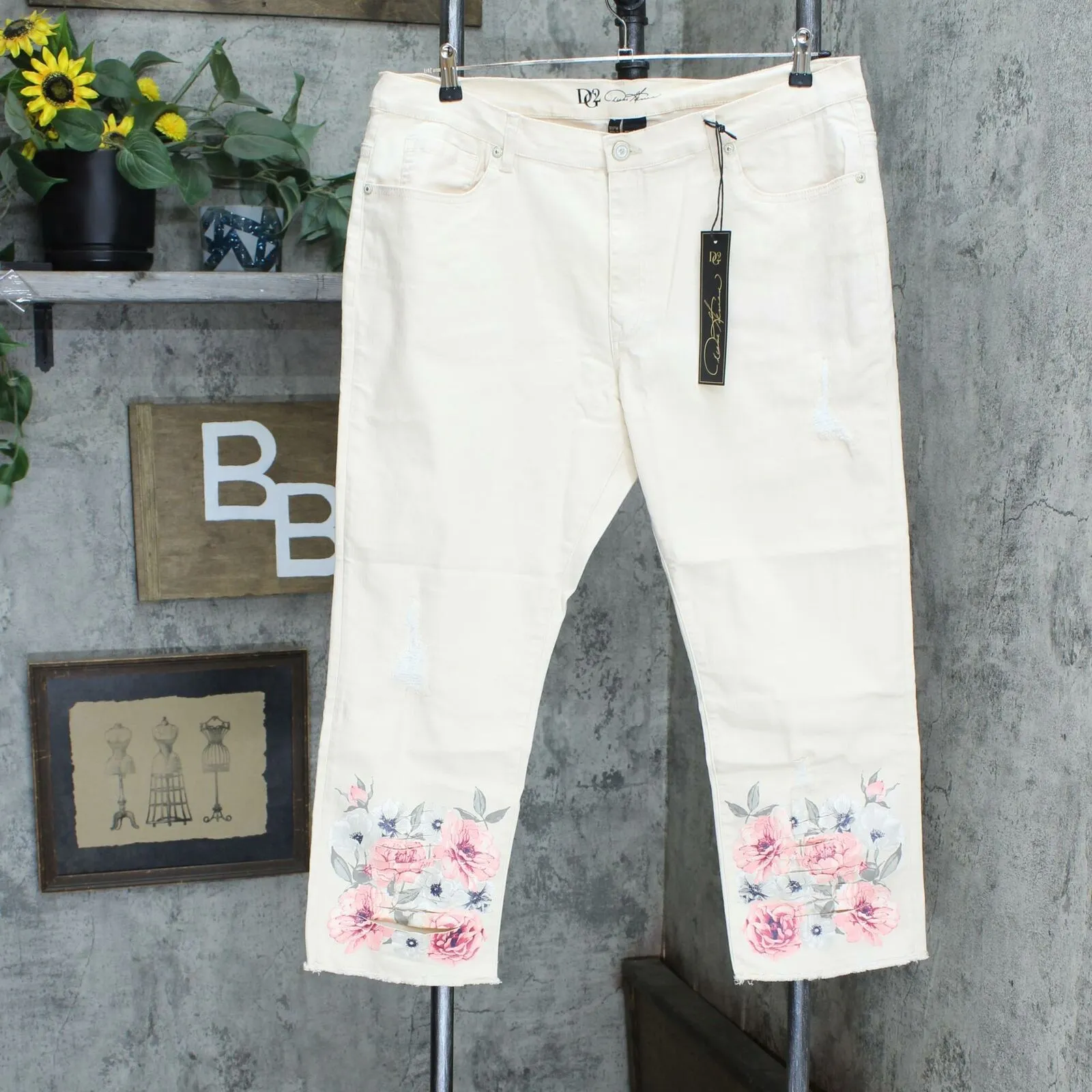 DG2 by Diane Gilman Petite Plus Classic Stretch Floral Fray-Hem Ankle Jeans