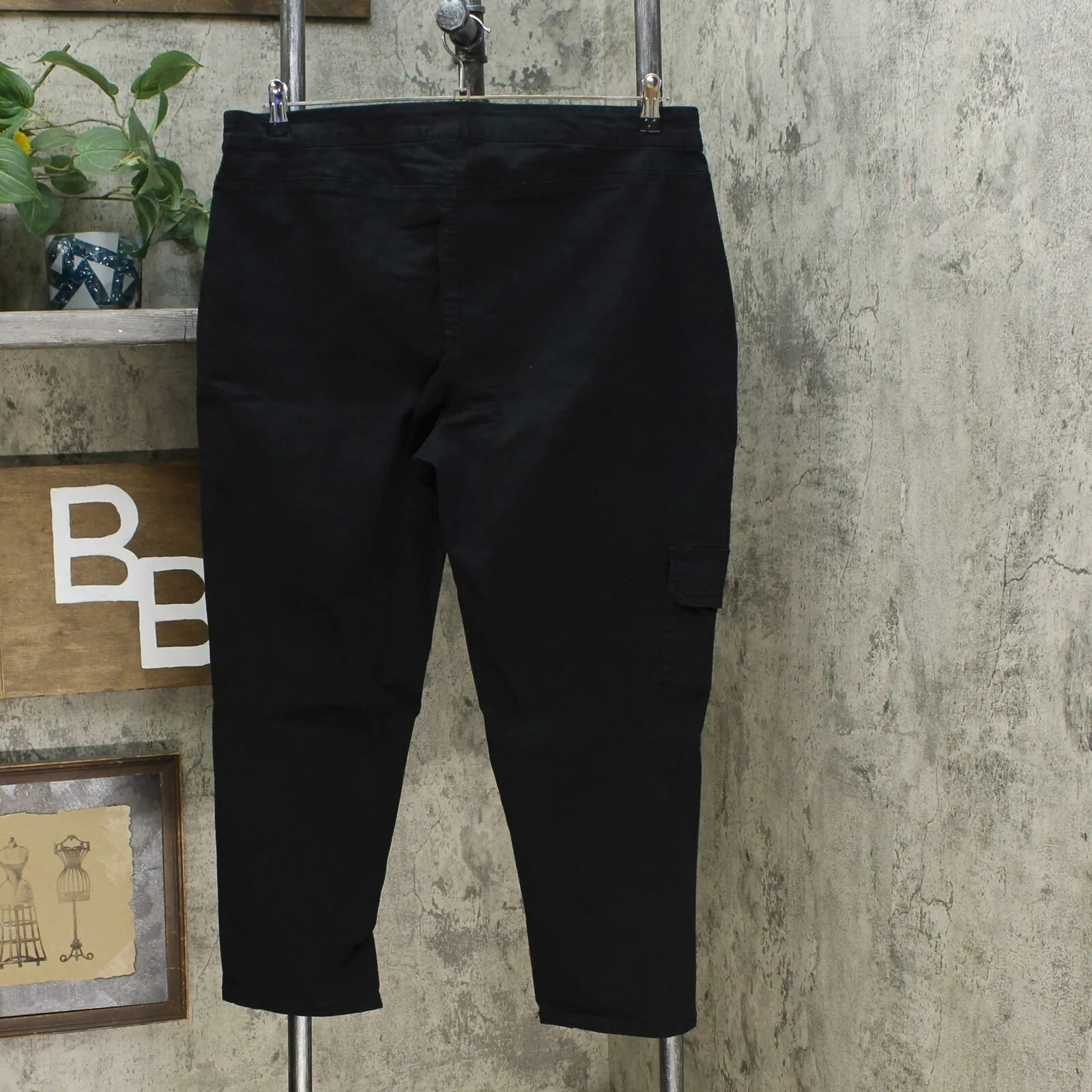DG2 by Diane Gilman Women's Petite Cropped Stretch Twill Cargo Jegging Black PXL
