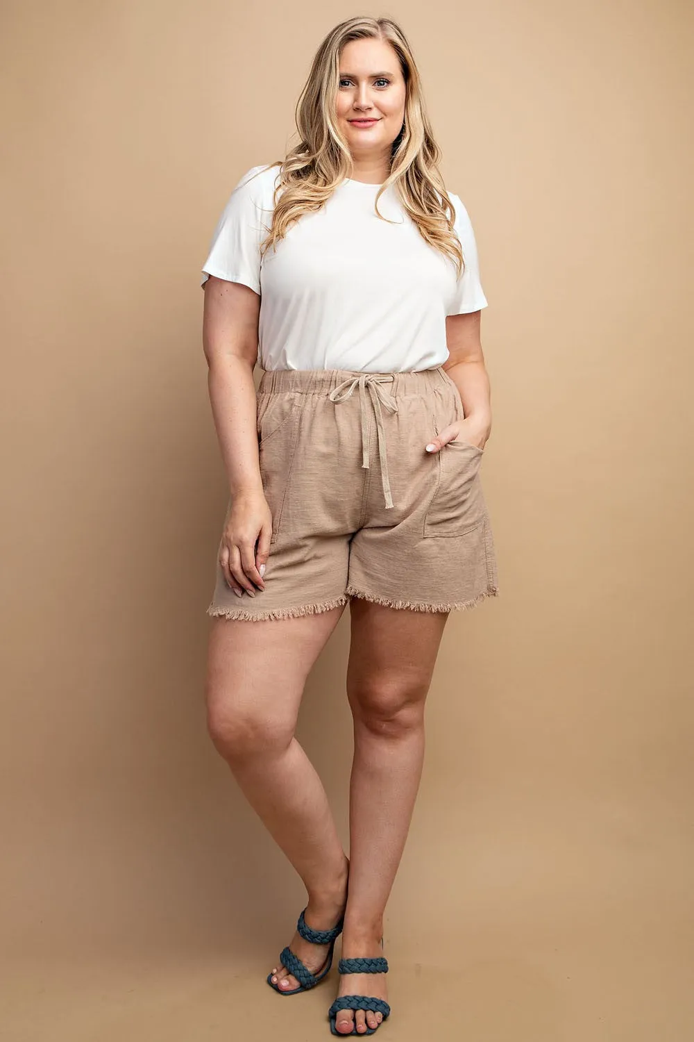 Drawstring Waist Frayed Hem Shorts