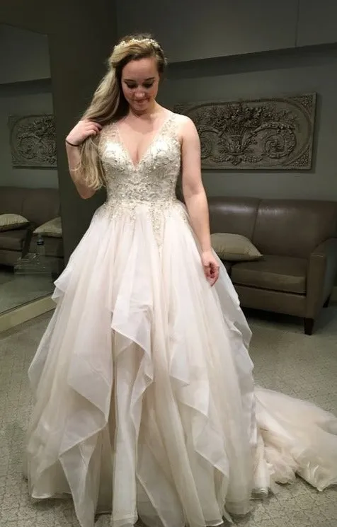Fashion Tiered Skirt Plus Size Wedding Dress