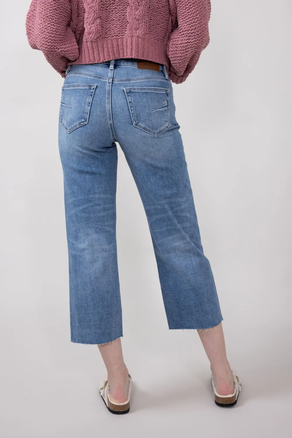 Hidden High Rise Relaxed Wide Straight Leg Cropped Jeans for Women | HD1633RSC-LT