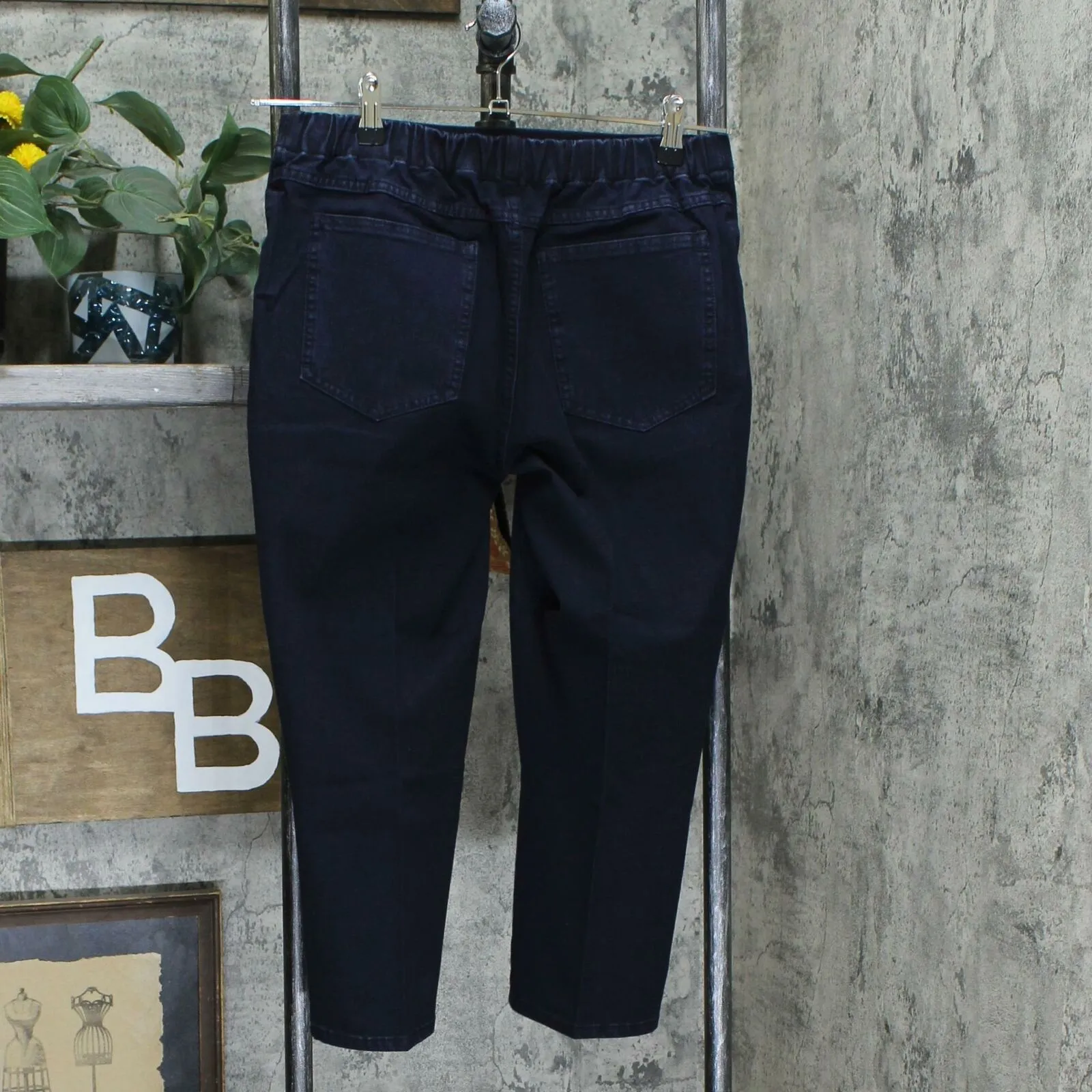 Isaac Mizrahi Live! Petite Pull On 24/7 Stretch Denim Crop Jeans