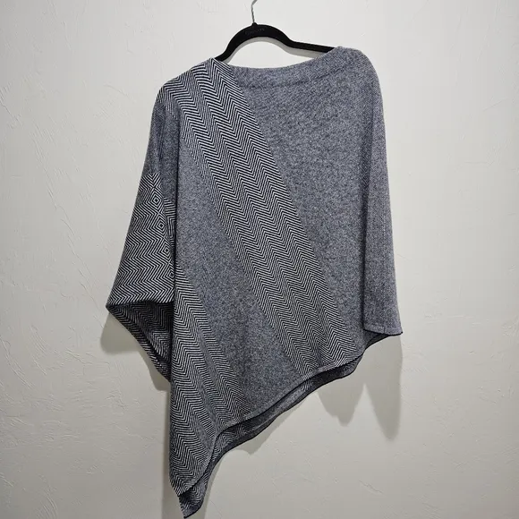 J. McLaughlin Poncho Sweater Wool Cashmere Outerwear Large / One Size Fits Most