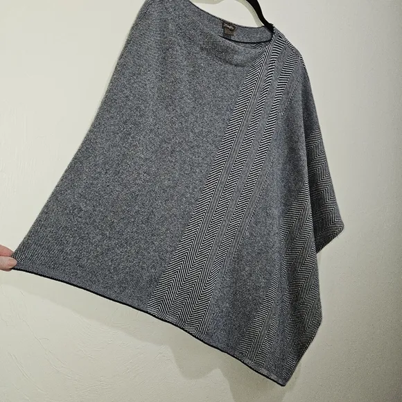 J. McLaughlin Poncho Sweater Wool Cashmere Outerwear Large / One Size Fits Most