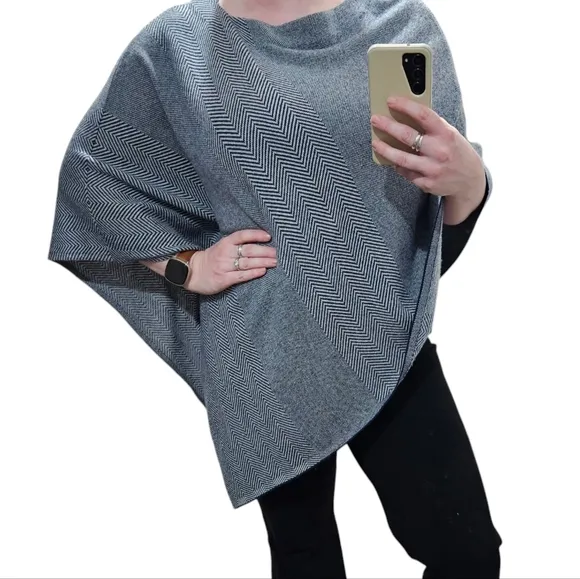 J. McLaughlin Poncho Sweater Wool Cashmere Outerwear Large / One Size Fits Most