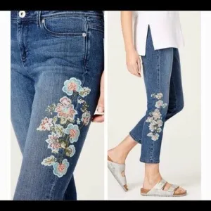 J. JILL Petites Jeans Cropped Cape Cod Embroidery