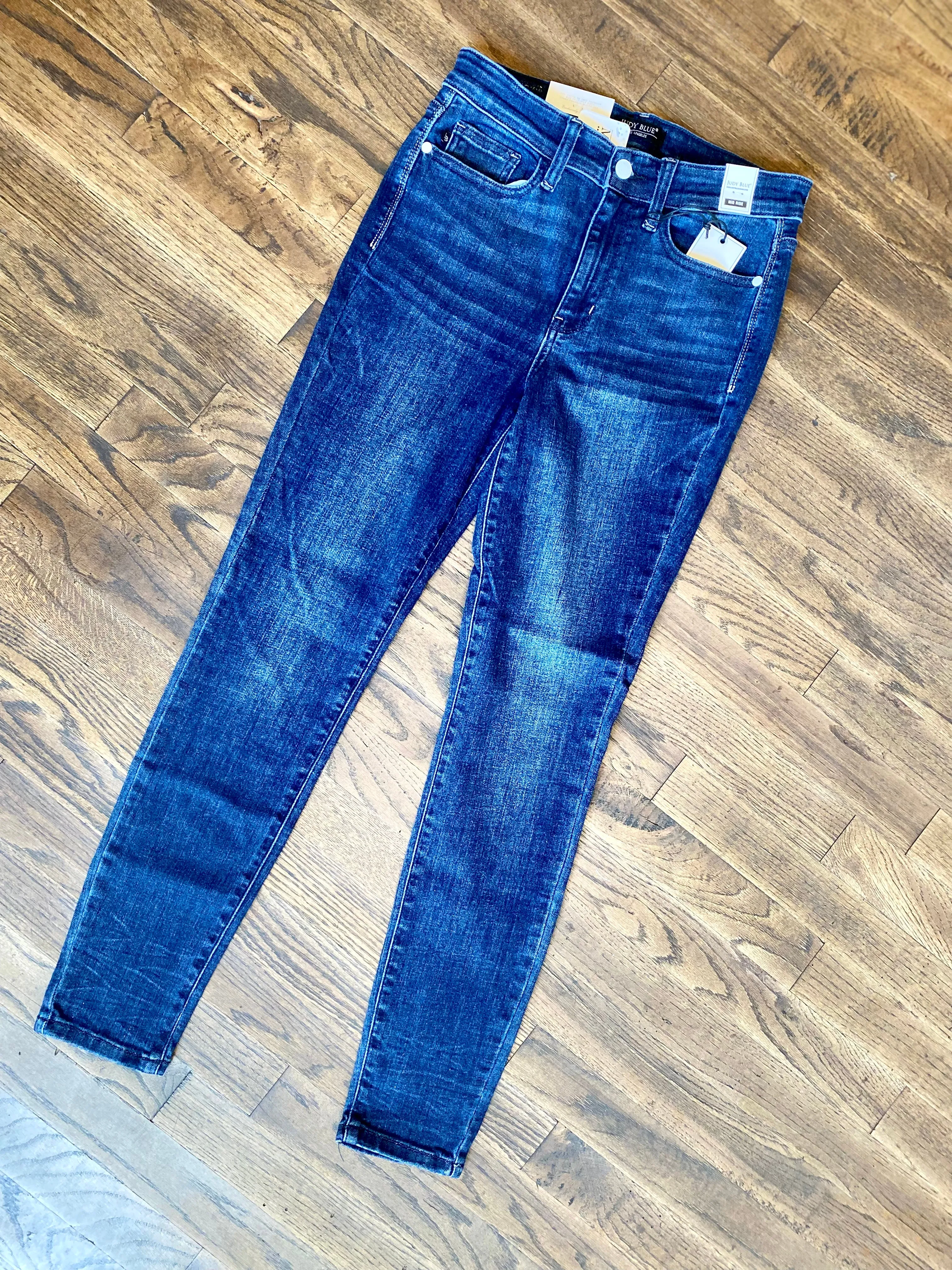 Judy Blue || Mellie Mid-Rise Classic Crinkle Ankle Detail Skinny Jean