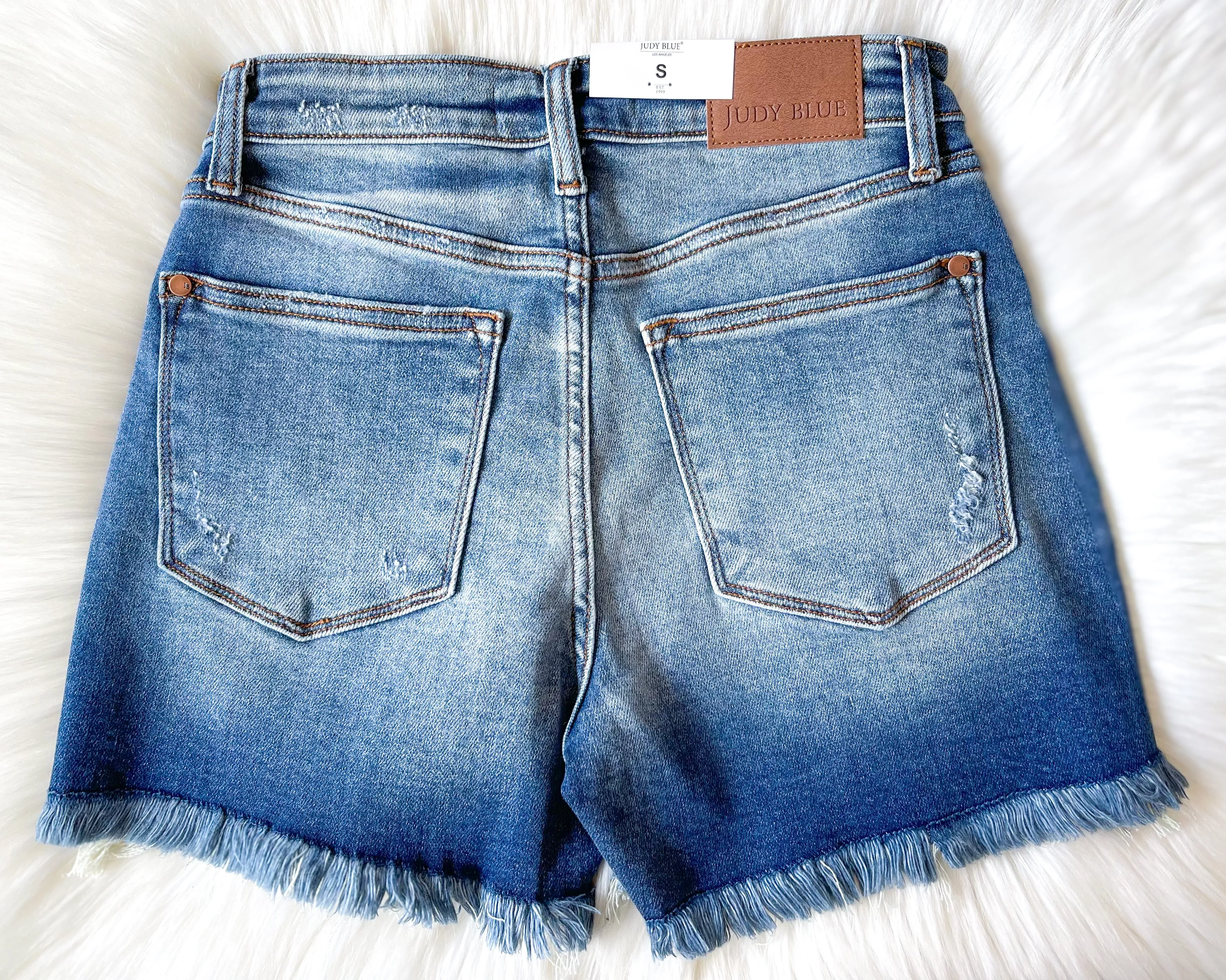 Judy Blue || Zola 2-Button Dad Shorts with Destroyed Hem