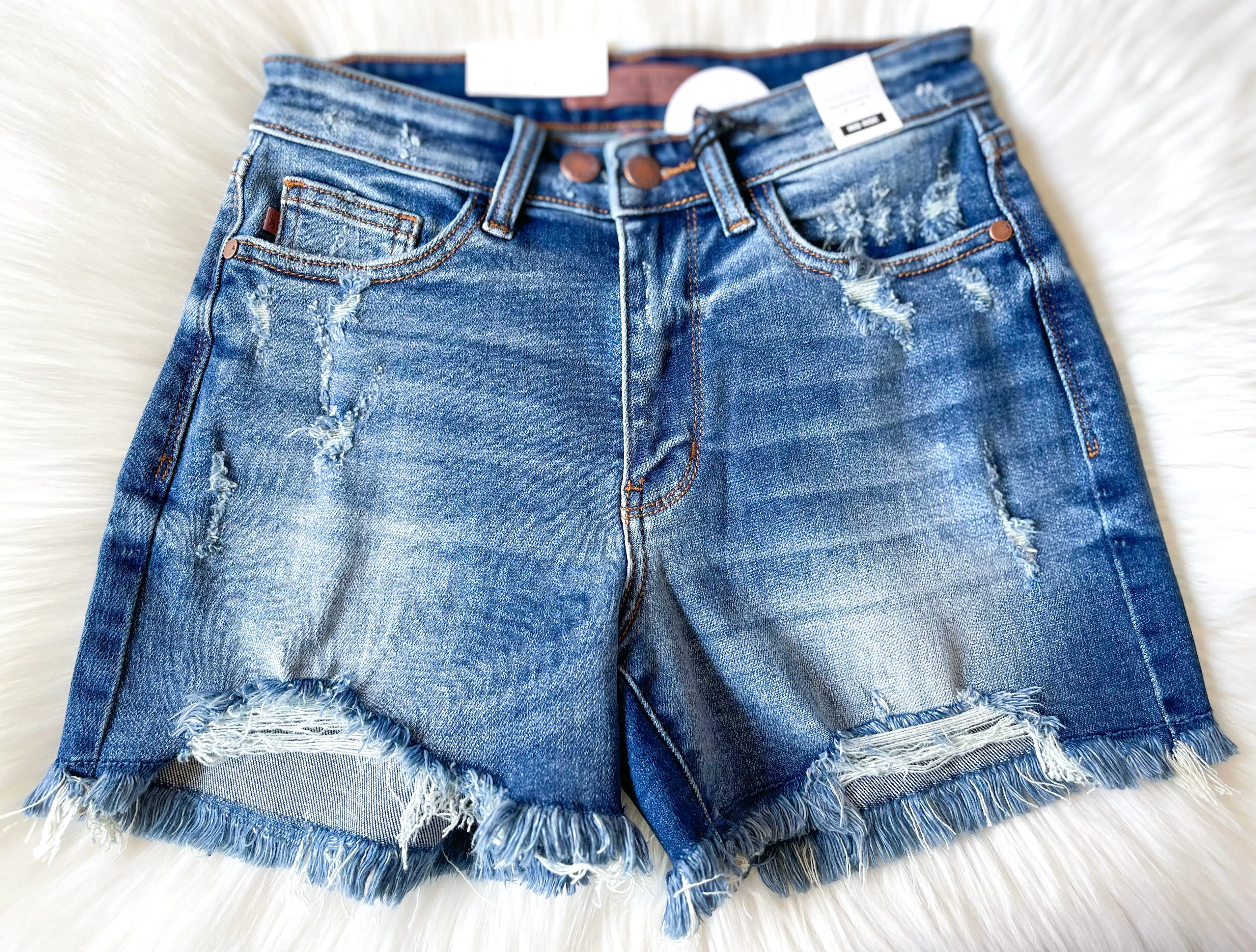 Judy Blue || Zola 2-Button Dad Shorts with Destroyed Hem