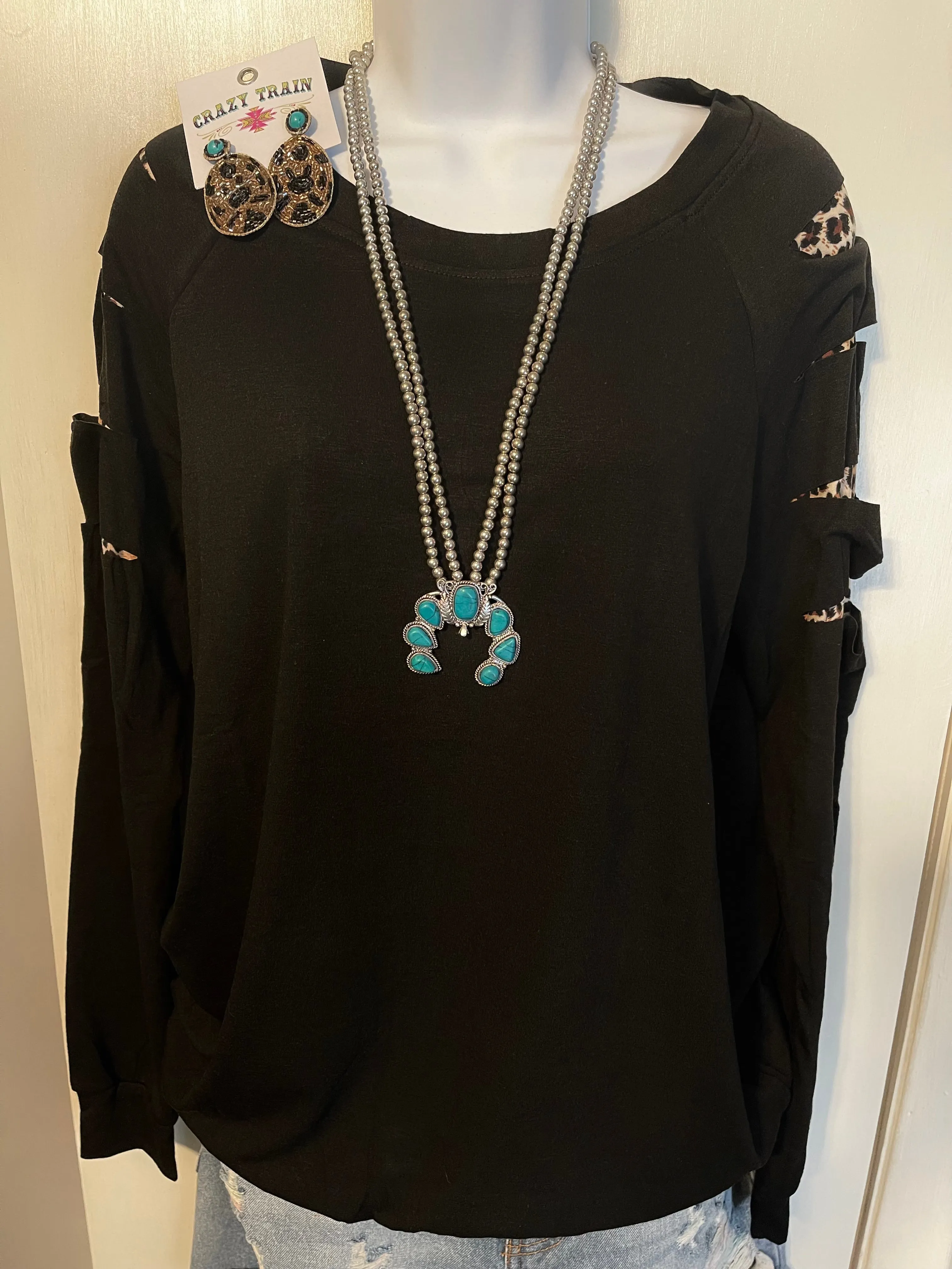 LEOPARD PEEK-A-BOO TOP
