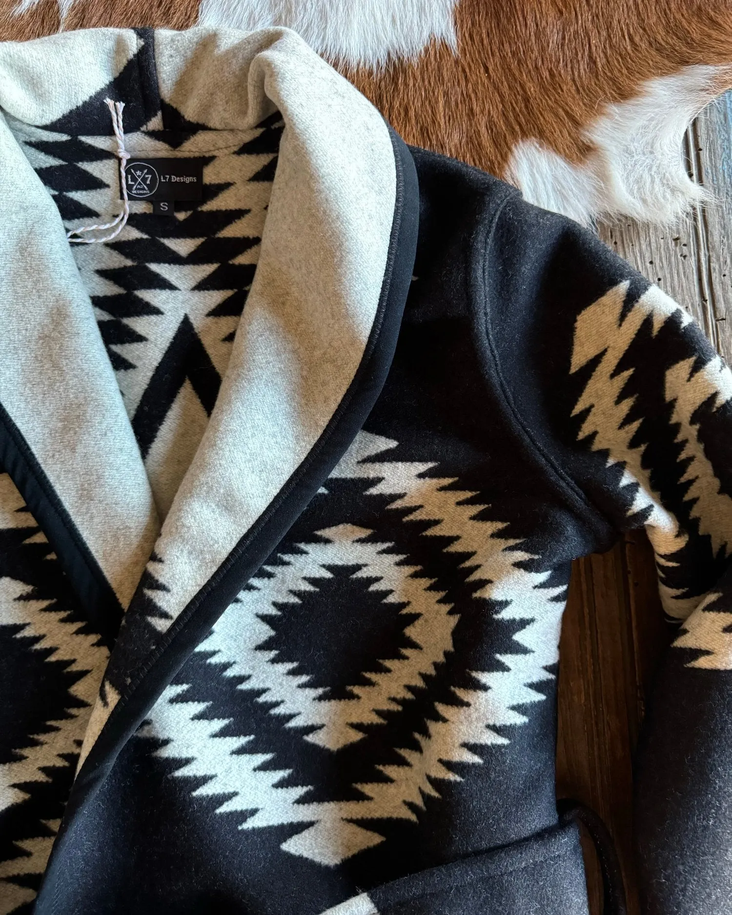Los Ojos Wool Wrap Coat