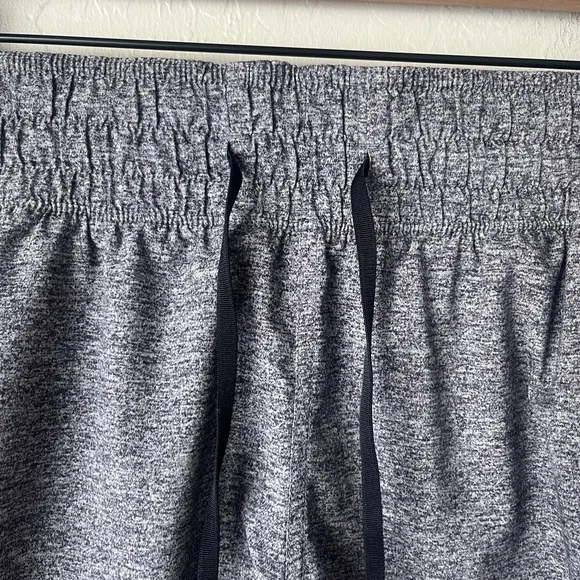 Lululemon choose a side reversible athletic shorts 8 black grey