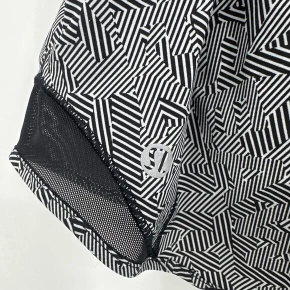 Lululemon Hotty Hot Seaweeze Shorts in Black/White 2.5&quot; Inseam Size 4