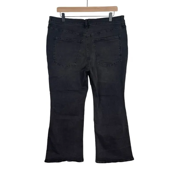 Madewell Jeans 32 PETITE NWT Mid Rise Kick Out Boot Cut Western Stretch Denim