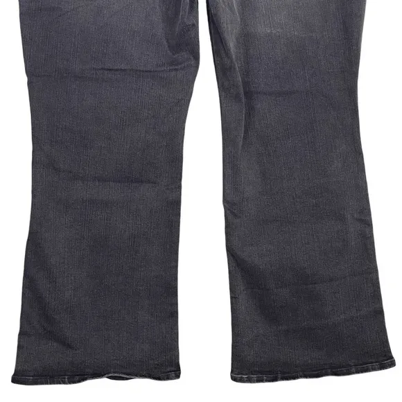 Madewell Jeans 32 PETITE NWT Mid Rise Kick Out Boot Cut Western Stretch Denim