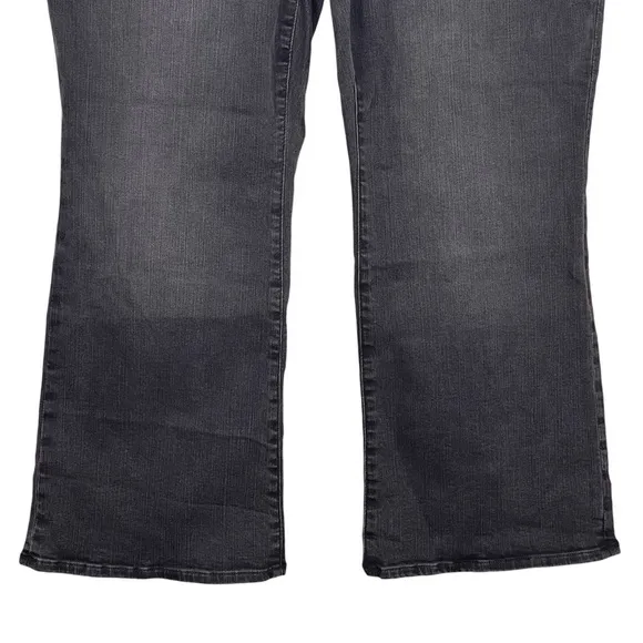 Madewell Jeans 32 PETITE NWT Mid Rise Kick Out Boot Cut Western Stretch Denim