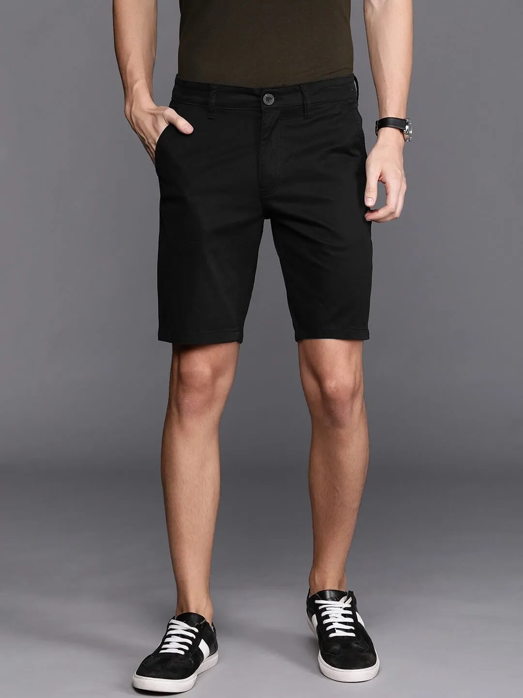 Men Black Slim Fit Solid Chino Shorts