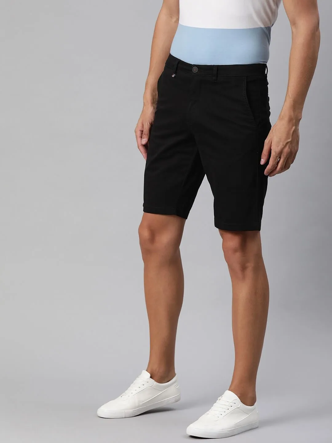 Men Black Solid Slim Fit Regular Shorts