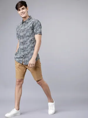 Men Khaki Solid Slim Fit Regular Shorts
