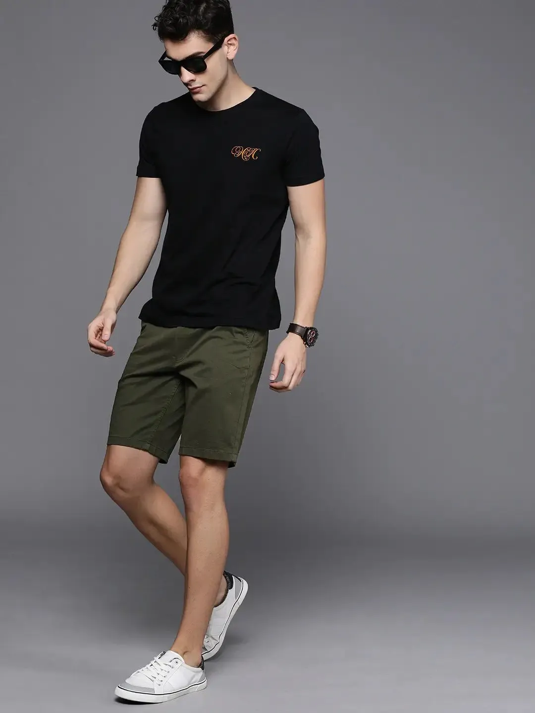 Men Olive Green Solid Slim Fit Chino Shorts