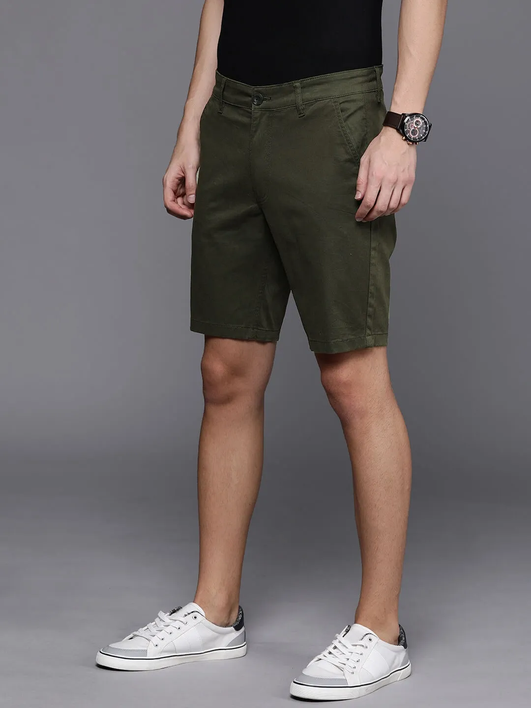 Men Olive Green Solid Slim Fit Chino Shorts