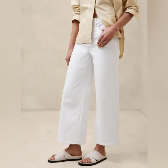 NWT! Banana Republic Pure White High-Rise Wide-Leg Crop Jean - Multiple 💙