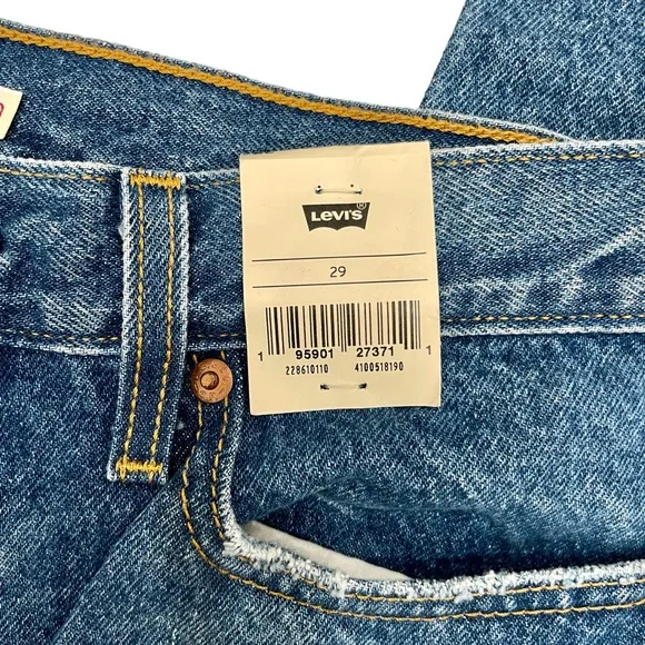 NWT Levi’s Wedgie High Rise Tapered Leg Jeans