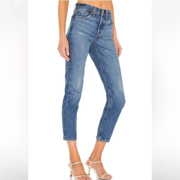 NWT Levi’s Wedgie High Rise Tapered Leg Jeans