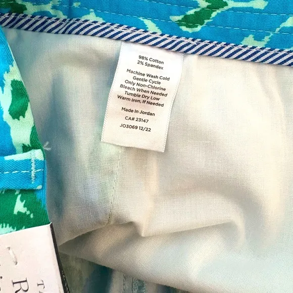 NWT Talbots Relaxed Chino Shorts, Ikat Medallion 7 inch women’s size 16