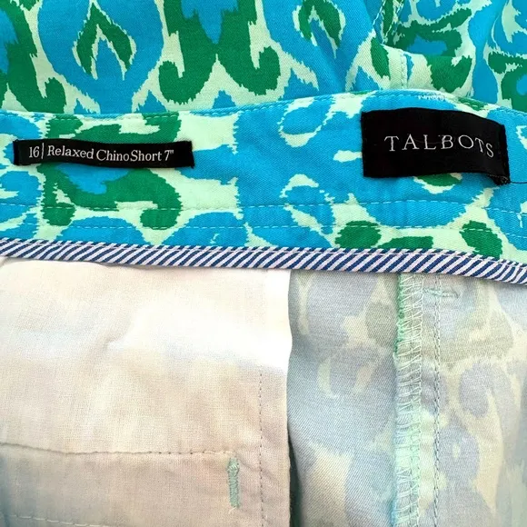 NWT Talbots Relaxed Chino Shorts, Ikat Medallion 7 inch women’s size 16