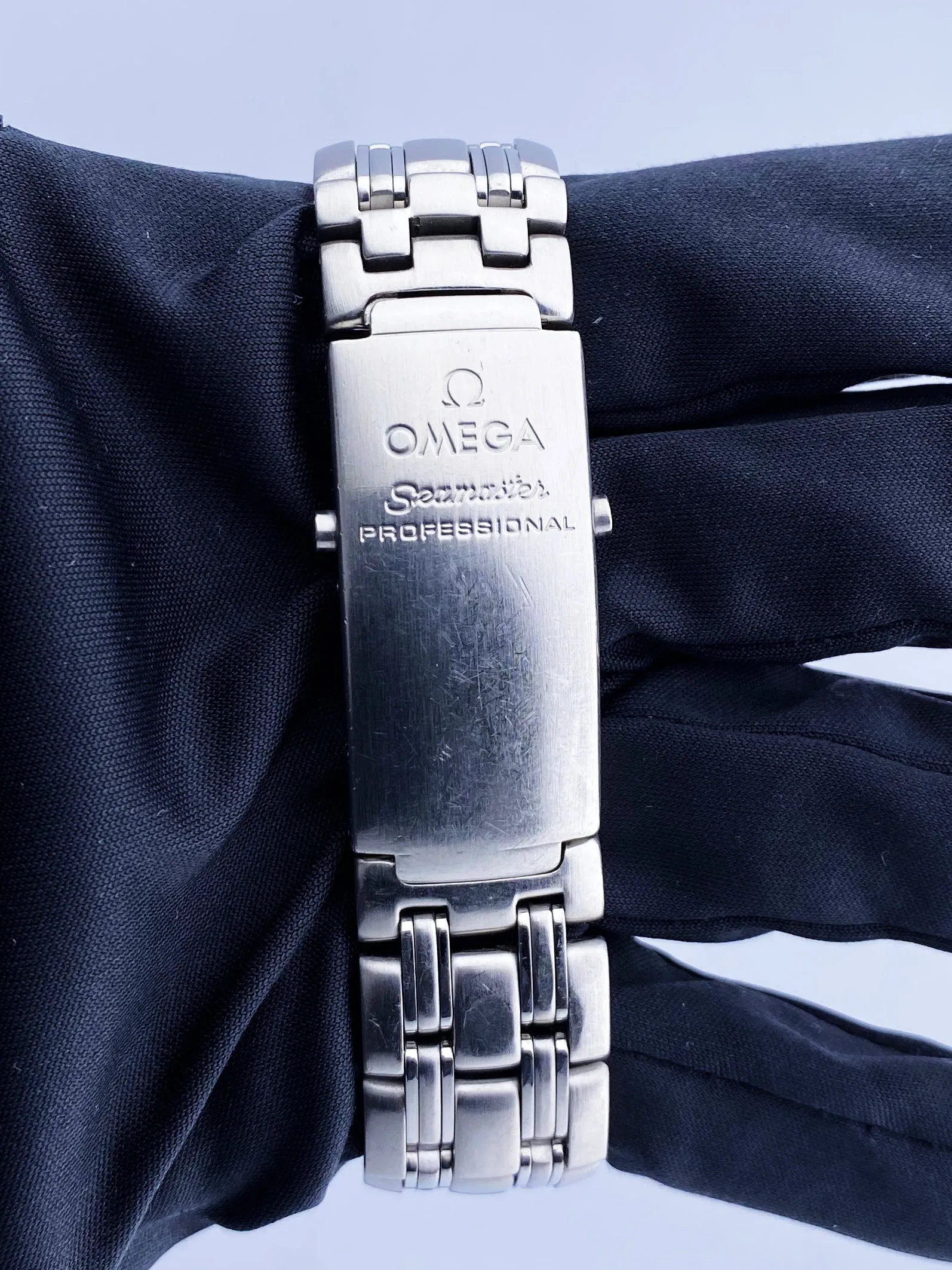 Omega Seamaster Professional 2516.80.00 Midsize Men's Watch