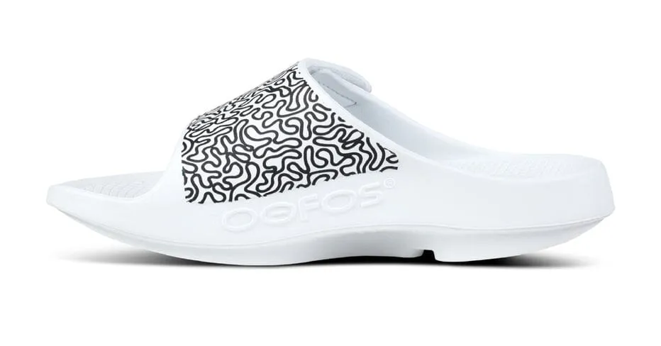 OOFOS Unisex OOahh Sport Flex Limited Slide Sandal - White Labyrinth