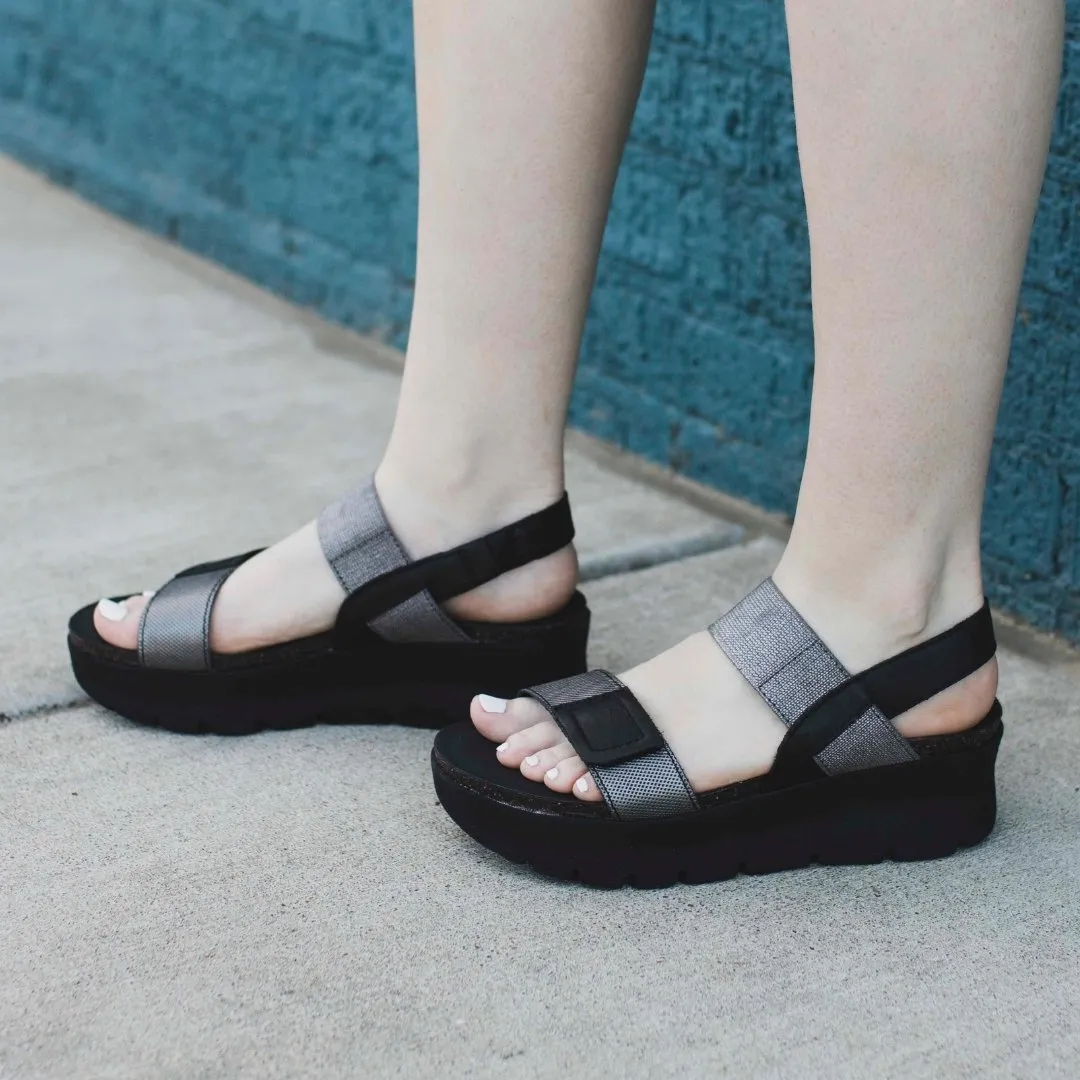 OTBT: NOVA in Black Wedge Sandals