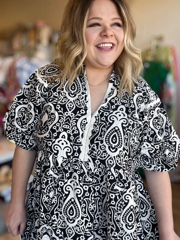 "All Gussied Up" Curvy Black & White Dress