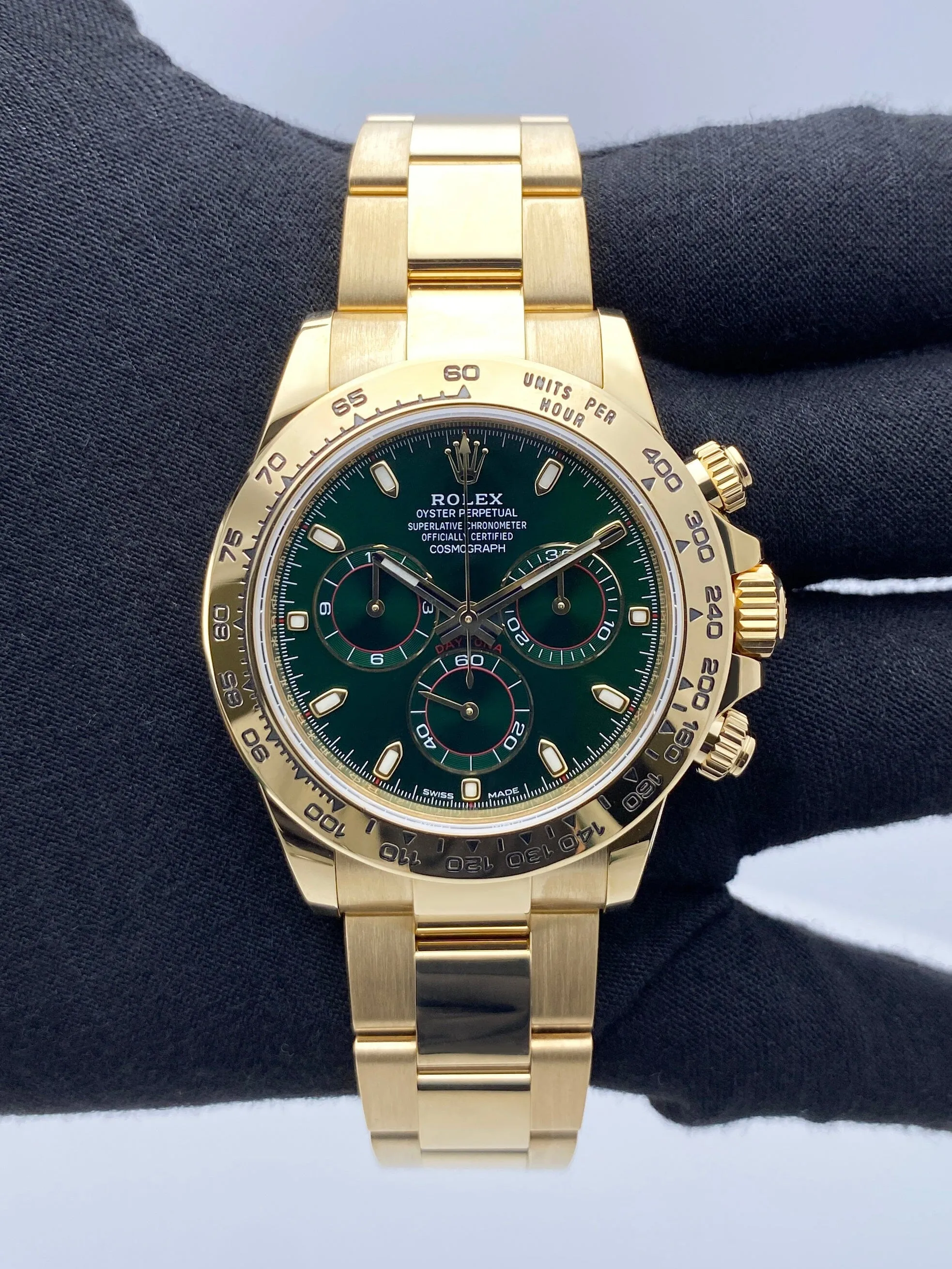 Rolex Daytona 116508 Green Dial Mens Watch Box Papers