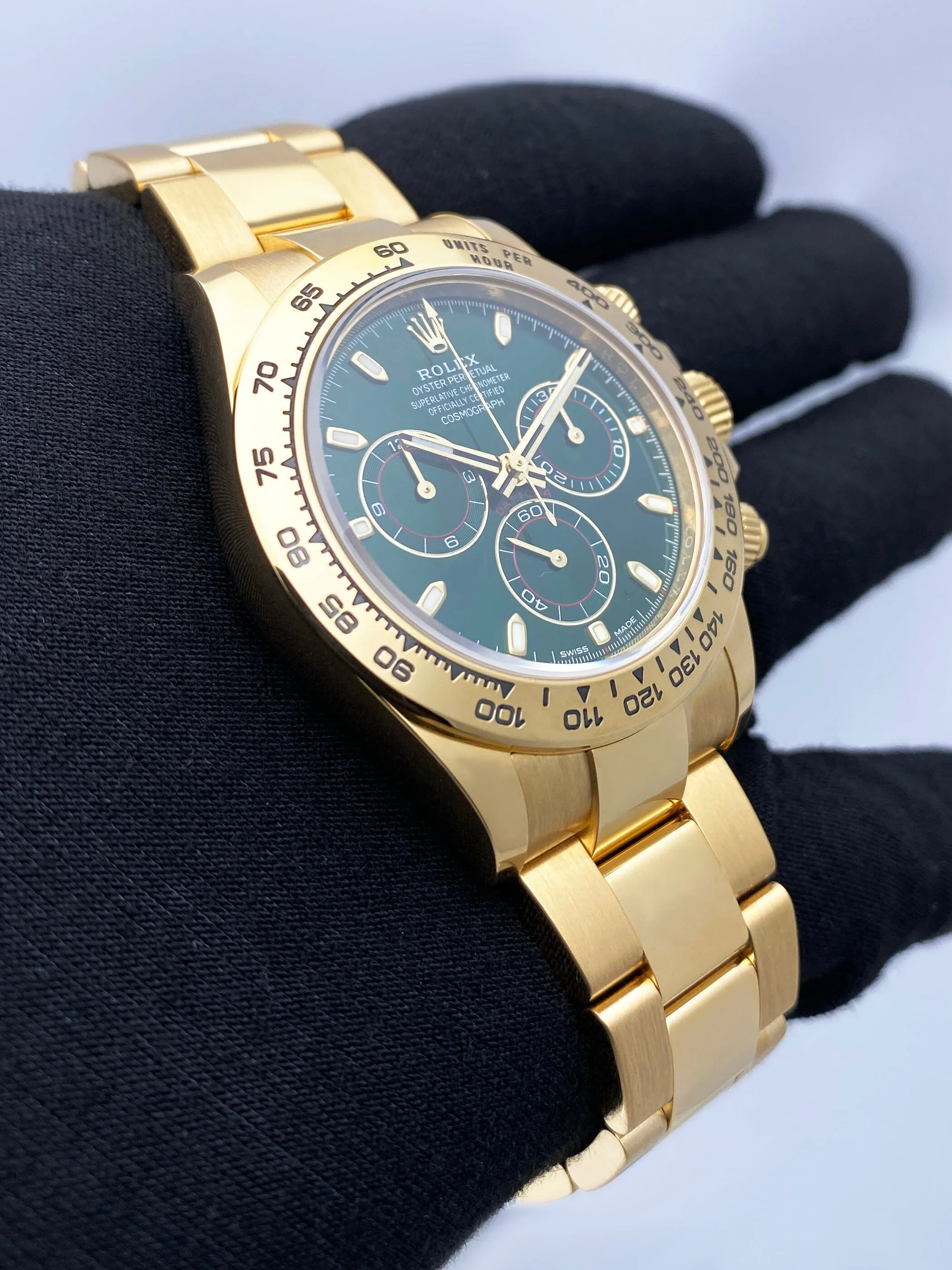 Rolex Daytona 116508 Green Dial Mens Watch Box Papers