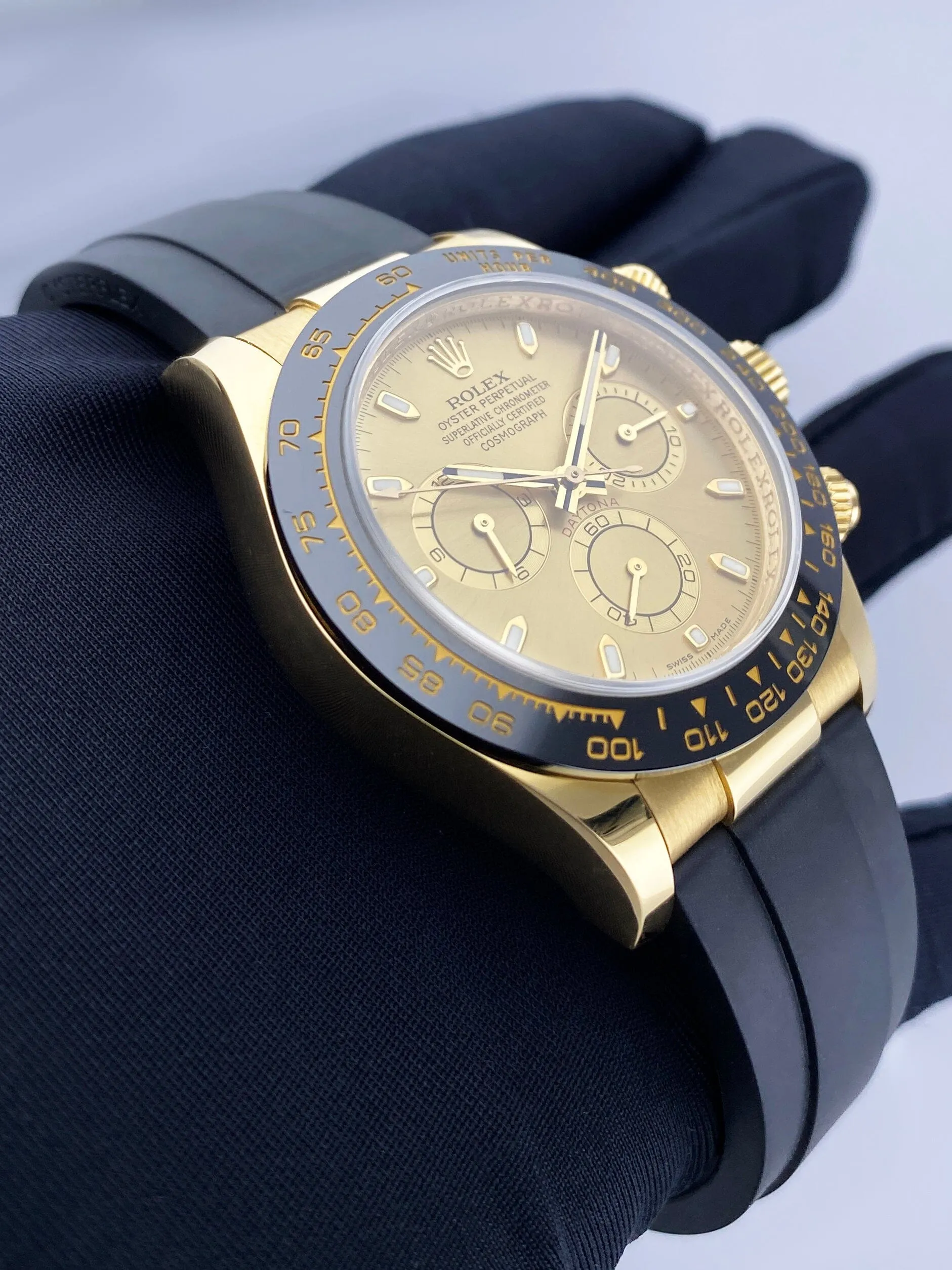 Rolex Daytona 116518LN Champagne Dial Mens Watch Box Papers