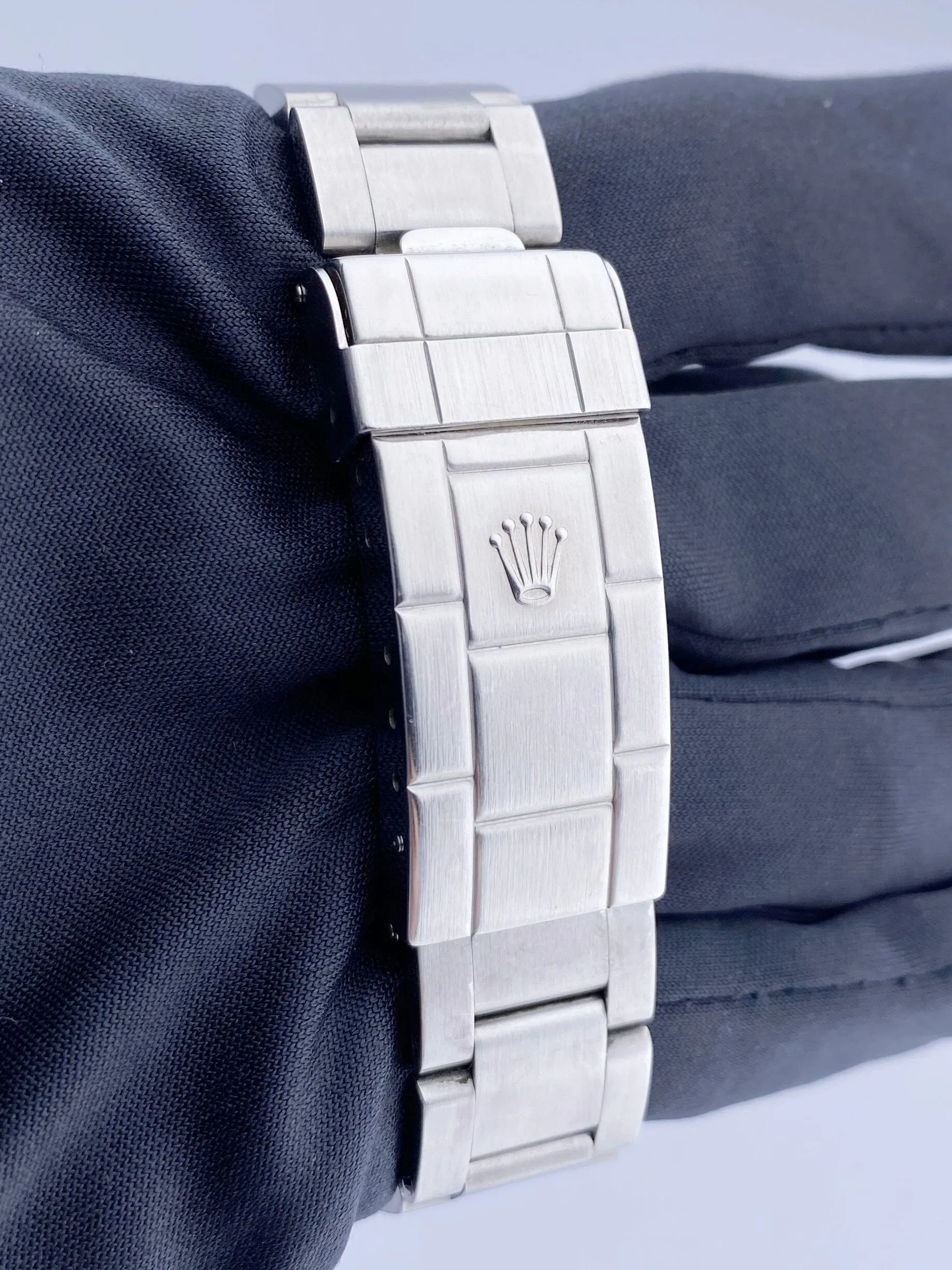 Rolex Oyster Perpetual Sea-Dweller 16600 Mens Watch