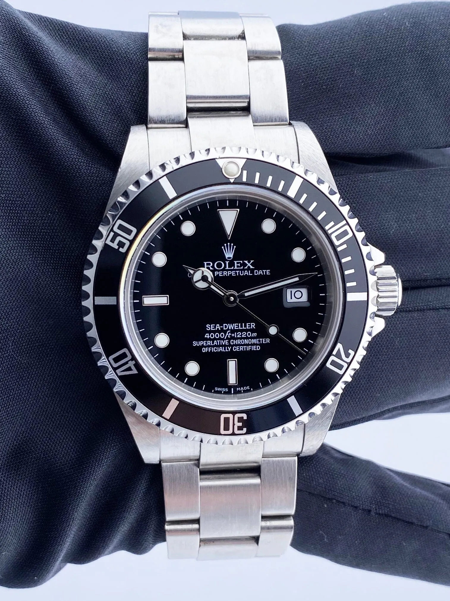 Rolex Oyster Perpetual Sea-Dweller 16600 Mens Watch