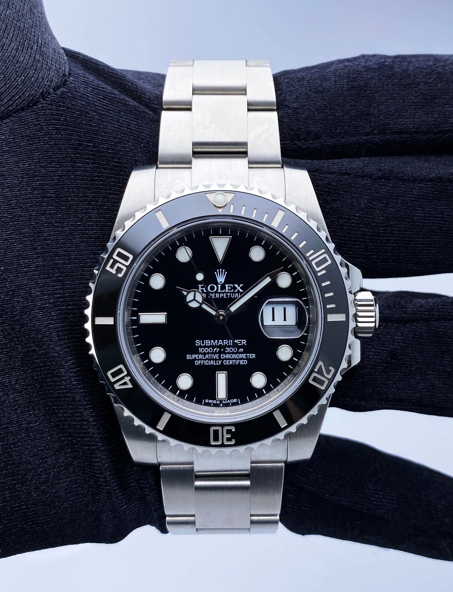 Rolex Submariner Date 116610LN Mens Watch Box Papers