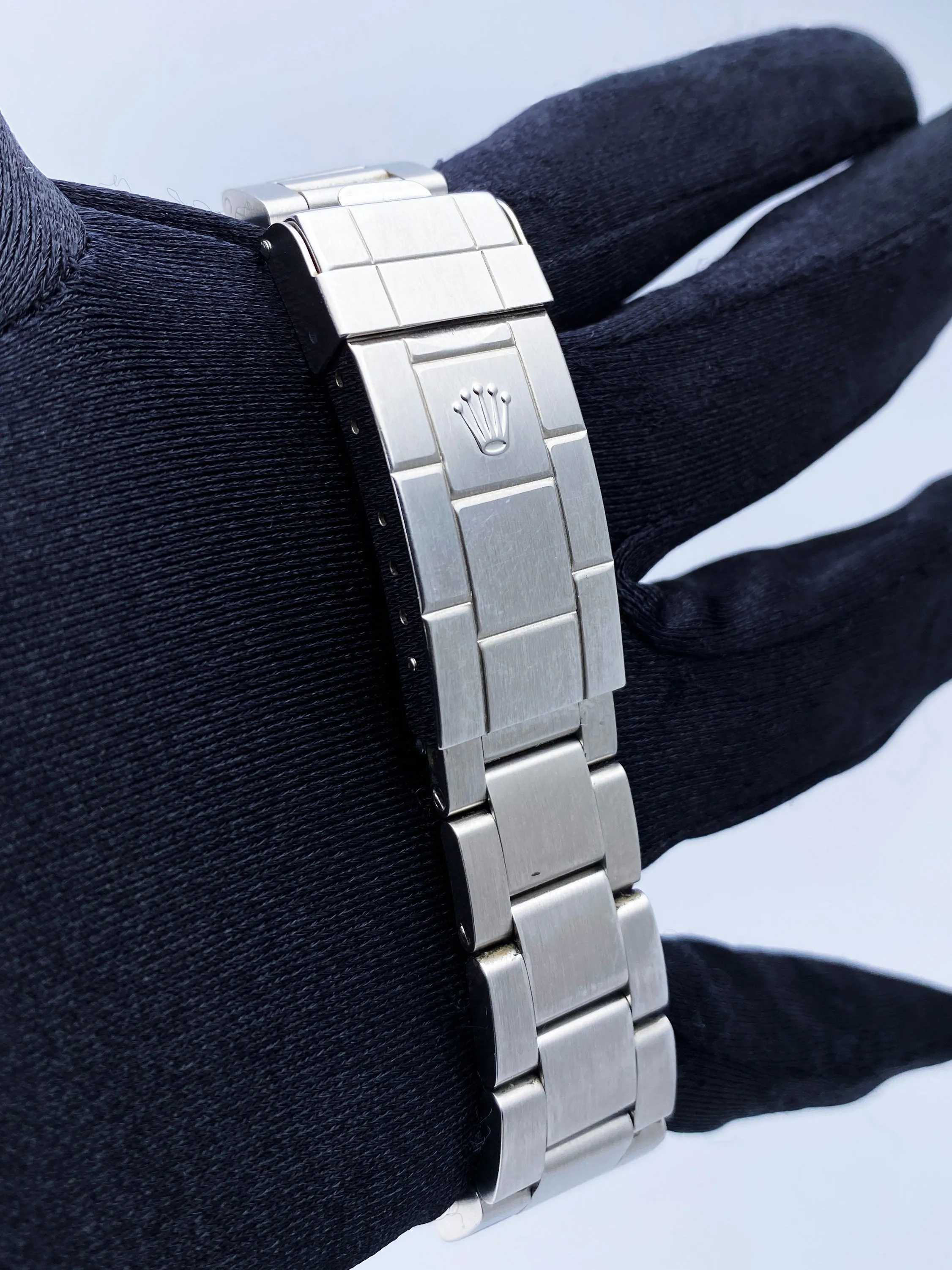Rolex Submariner Date 16610 Mens Watch Box Papers