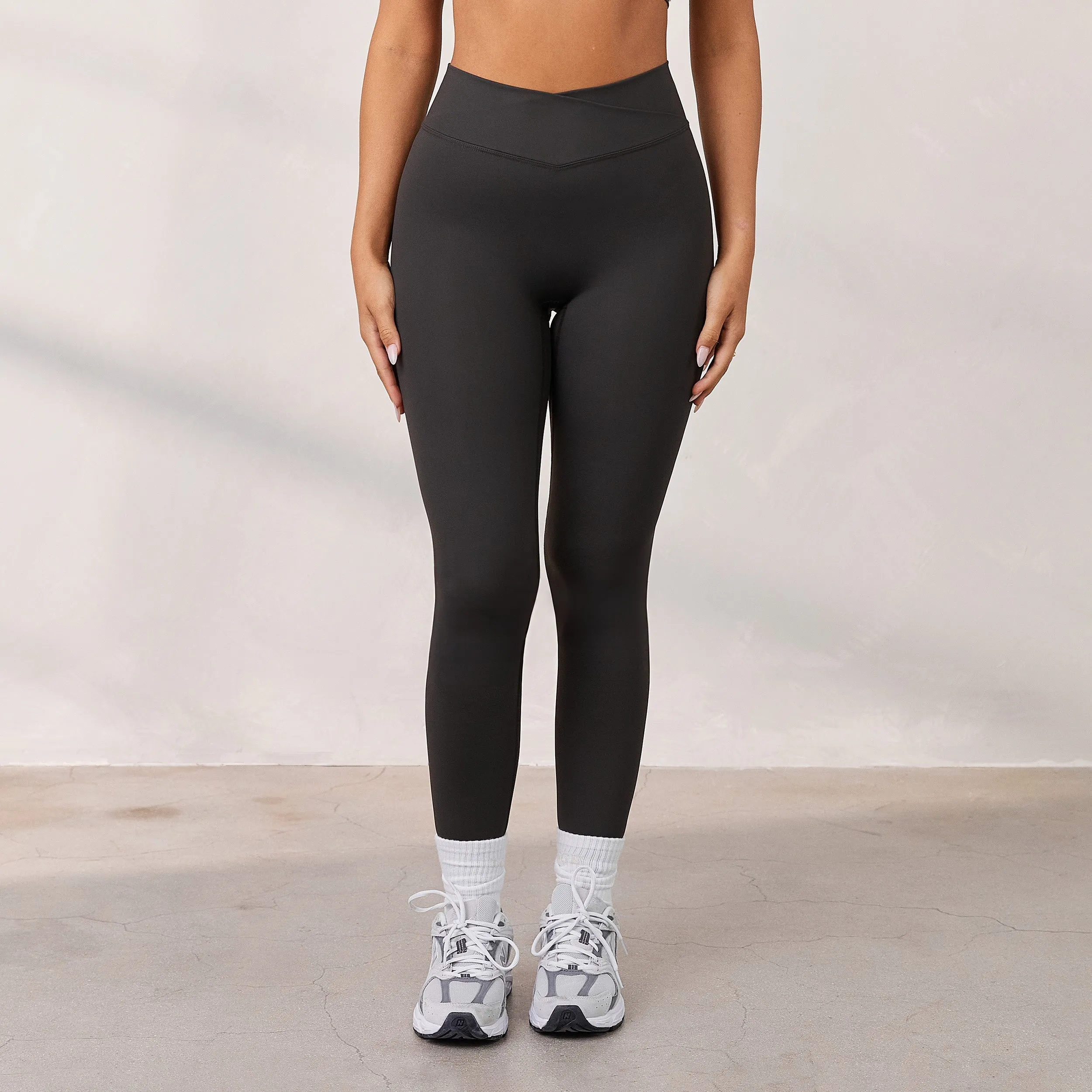 Silhouette Crossover Leggings - Noir Délavé